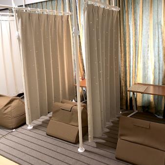 個室ブースでゆったり待機!
