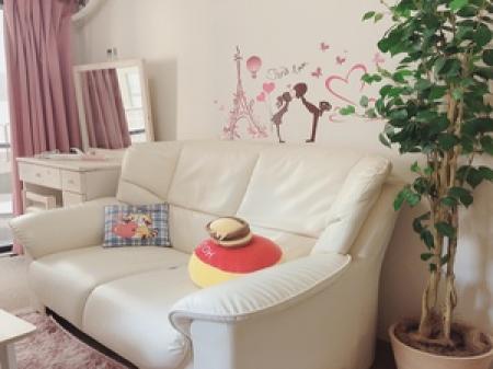 白とピンクを基調として可愛いＲＯＯＭ